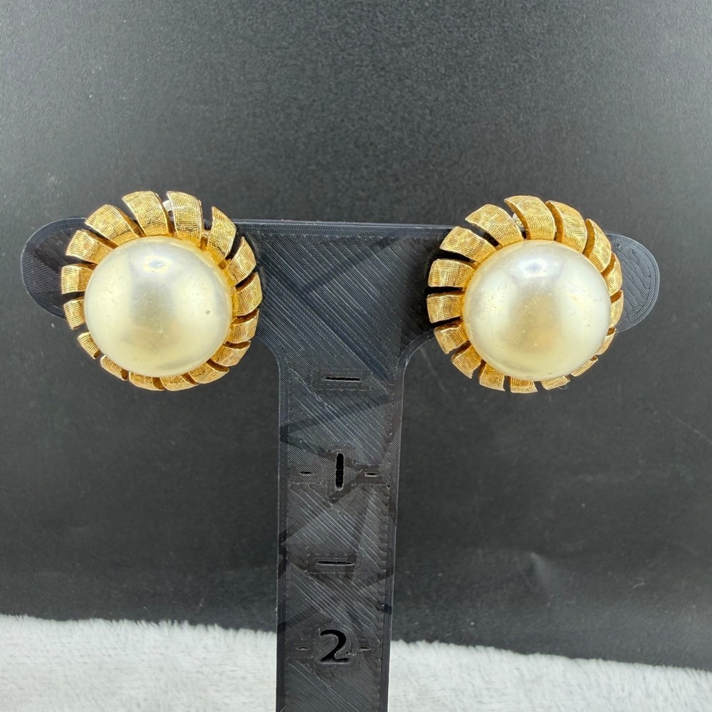 Vintage Jomaz Clip On Earrings Gold Tone